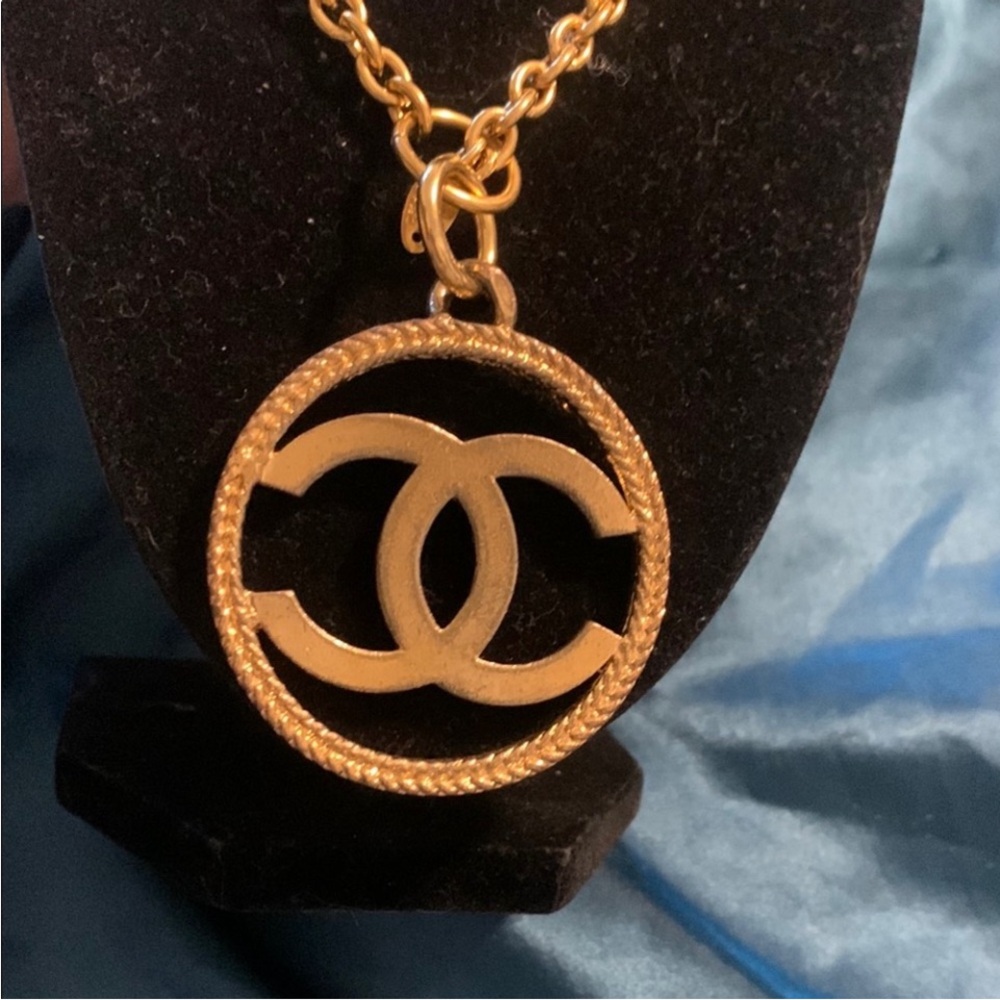 CHANEL Gold Necklace - Picture 8 of 9